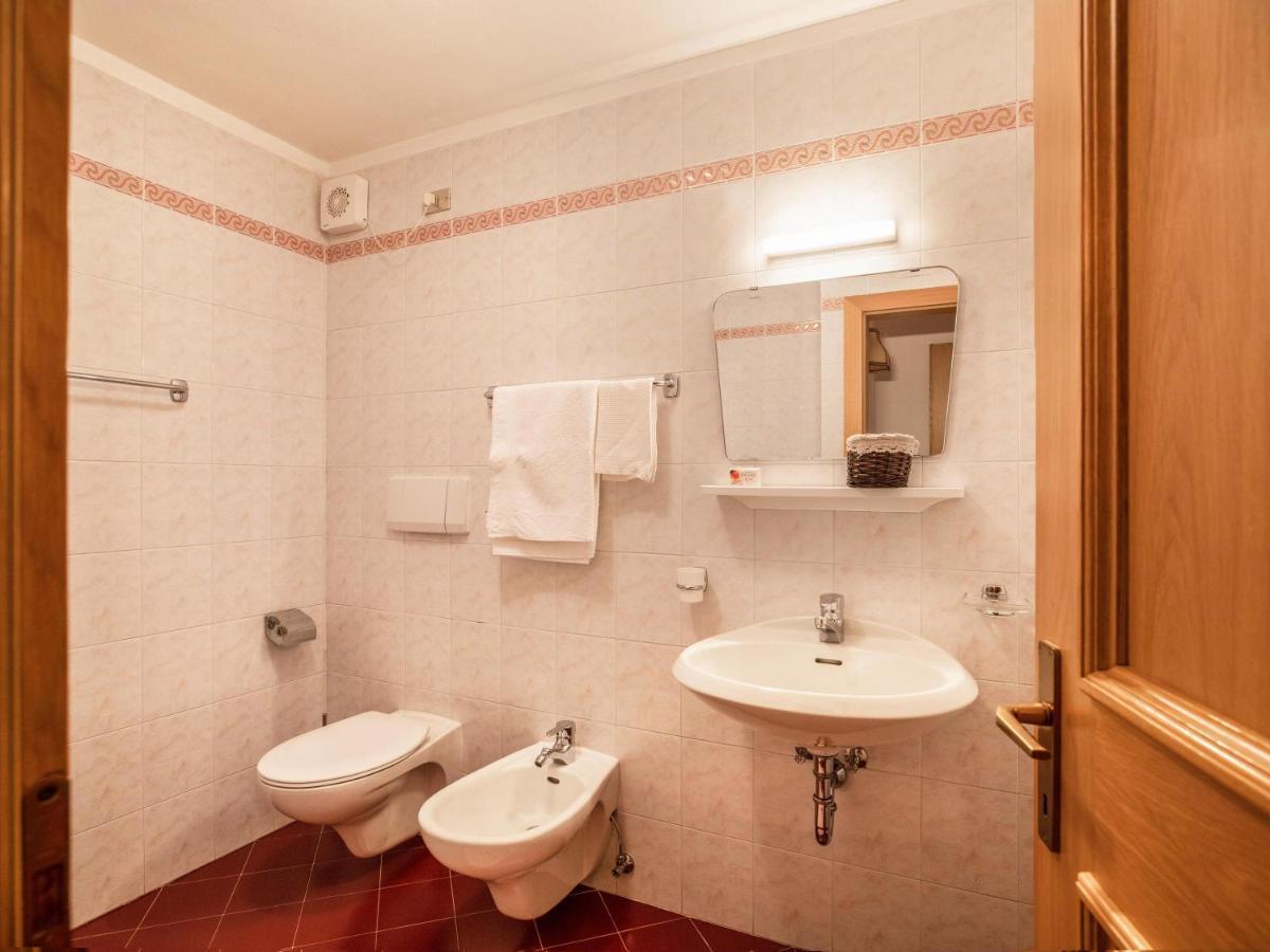 Ciasa Lino Rotic Apartment *